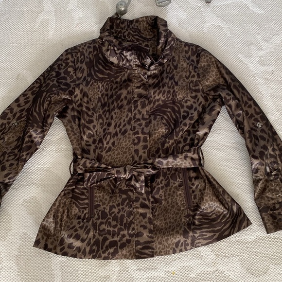 Elegant Animal Print Trench Coat - Picture 14 of 15